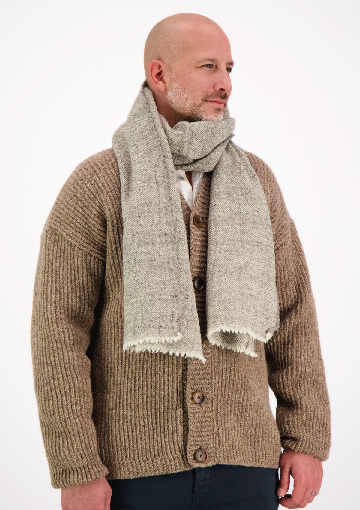 Grey herringbone scarf in responsible Finnish sheep wool. Manufactured in Finland.